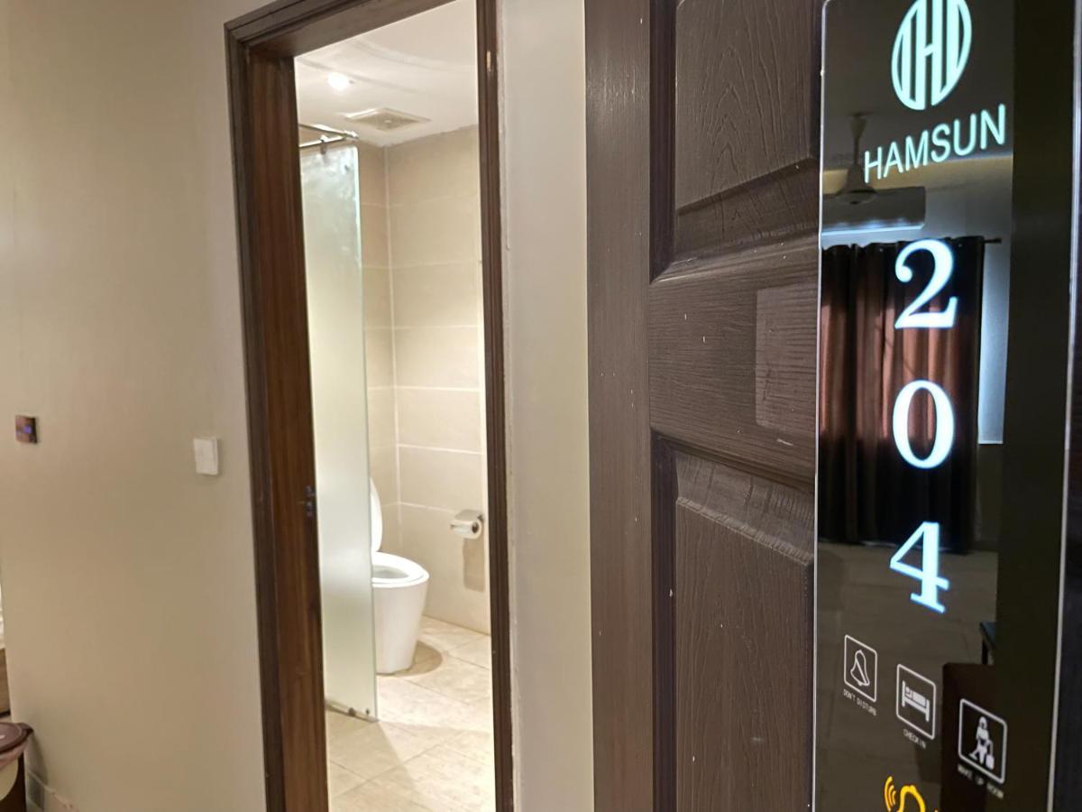 Hamsun Shahrah-E-Faisal Hotel การาจี ภายนอก รูปภาพ