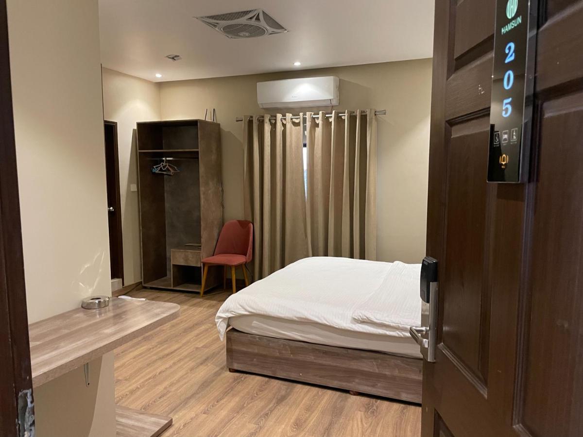 Hamsun Shahrah-E-Faisal Hotel การาจี ภายนอก รูปภาพ