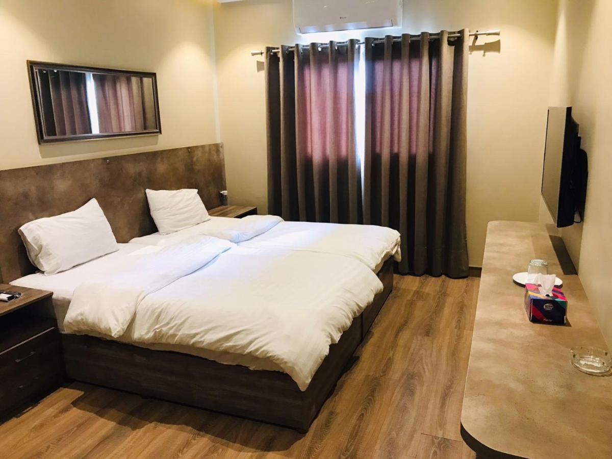 Hamsun Shahrah-E-Faisal Hotel การาจี ภายนอก รูปภาพ