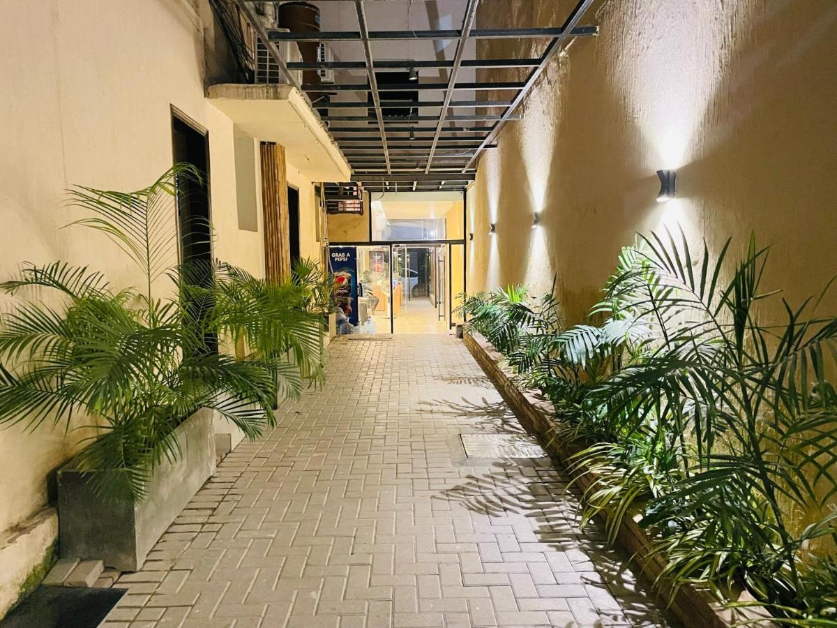 Hamsun Shahrah-E-Faisal Hotel การาจี ภายนอก รูปภาพ