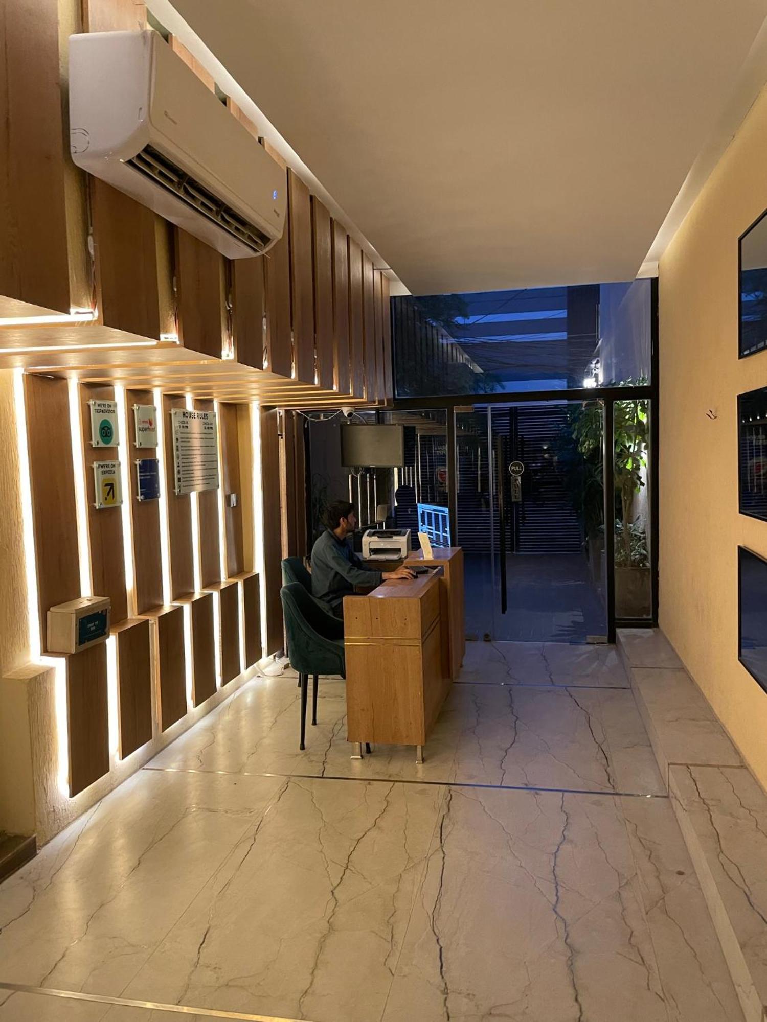 Hamsun Shahrah-E-Faisal Hotel การาจี ภายนอก รูปภาพ